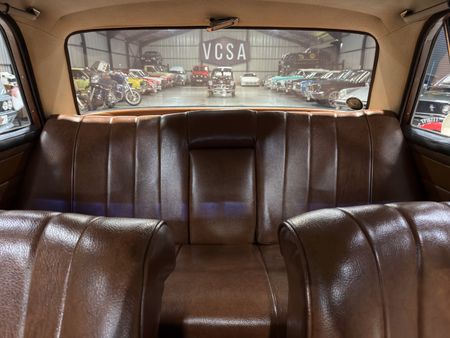 1969-Mercedes-Benz-S-Class-280-SE_42