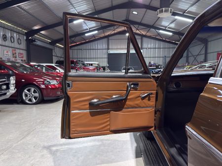 1969-Mercedes-Benz-S-Class-280-SE_44