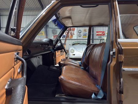 1969-Mercedes-Benz-S-Class-280-SE_45