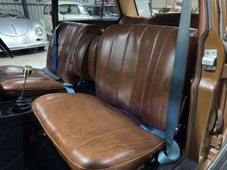1969-Mercedes-Benz-S-Class-280-SE_46