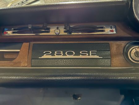 1969-Mercedes-Benz-S-Class-280-SE_49