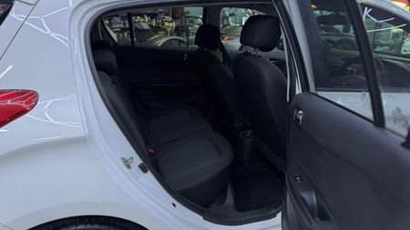 2012-Hyundai-i20-14-Glide_15