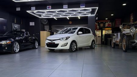 2012-Hyundai-i20-14-Glide_21