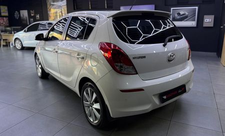2012-Hyundai-i20-14-Glide_5
