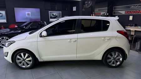 2012-Hyundai-i20-14-Glide_6