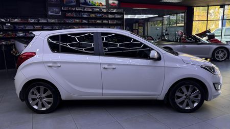 2012-Hyundai-i20-14-Glide_7