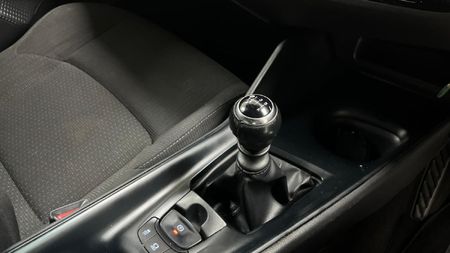 2019-Toyota-C-HR-12T_12