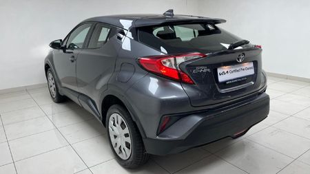 2019-Toyota-C-HR-12T_16
