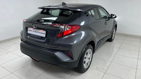 2019-Toyota-C-HR-12T_18