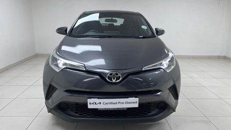 2019-Toyota-C-HR-12T_1
