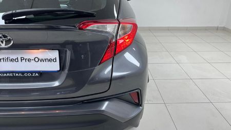 2019-Toyota-C-HR-12T_19