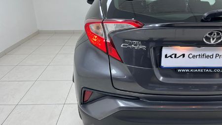 2019-Toyota-C-HR-12T_20