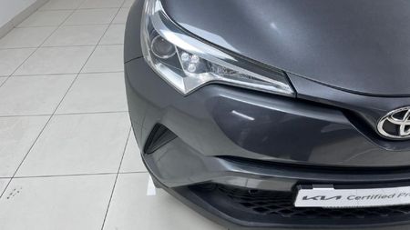 2019-Toyota-C-HR-12T_4