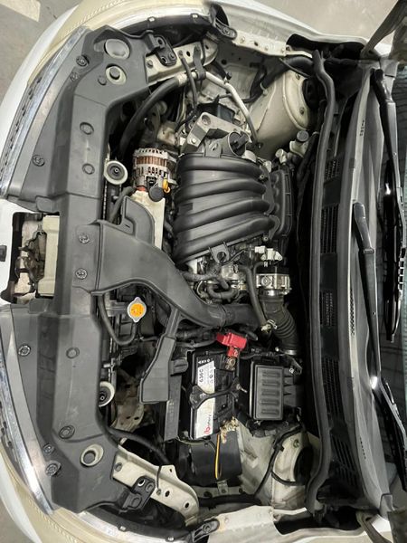 2010-Nissan-Tiida-16-Acenta_9