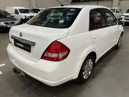 2010-Nissan-Tiida-16-Acenta_6