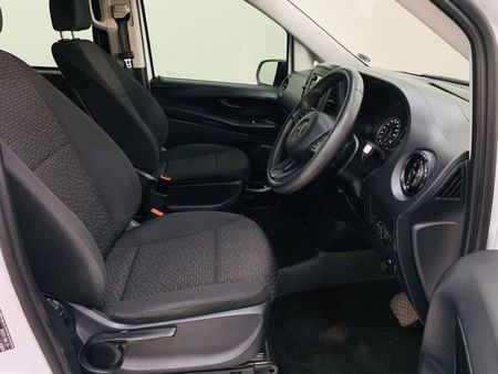 2021-Mercedes-Benz-Vito-116-22-CDI-Tourer-Pro-Auto_2