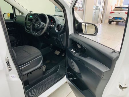 2021-Mercedes-Benz-Vito-116-22-CDI-Tourer-Pro-Auto_4
