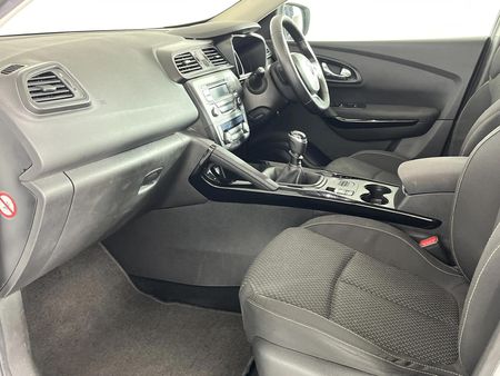 2017-Renault-Kadjar-12T-Blaze_8
