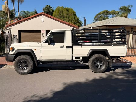 2025-Toyota-Land-Cruiser-79-28GD-6-Single-Cab_2