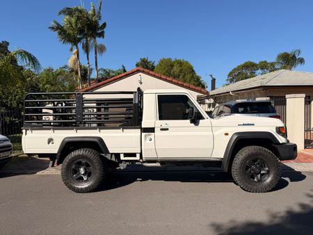 2025-Toyota-Land-Cruiser-79-28GD-6-Single-Cab_3