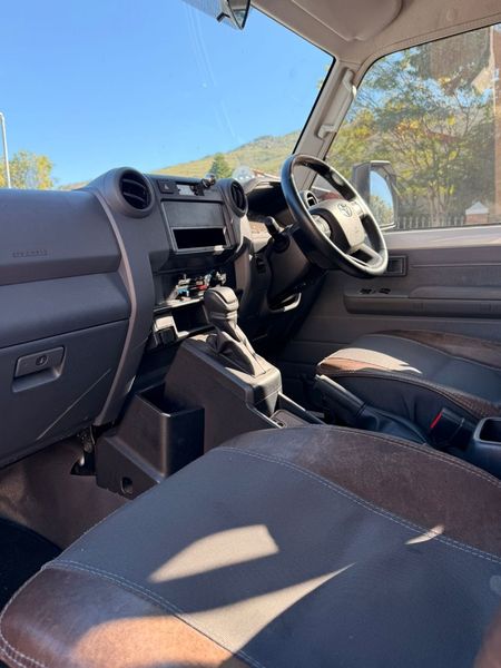 2025-Toyota-Land-Cruiser-79-28GD-6-Single-Cab_8