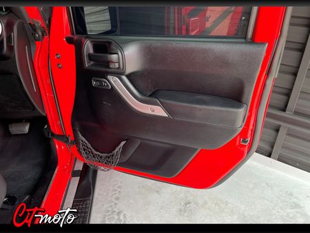 2014-Jeep-Wrangler-Unlimited-Sahara-36-V6-Auto_11