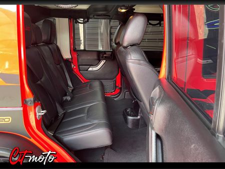 2014-Jeep-Wrangler-Unlimited-Sahara-36-V6-Auto_8