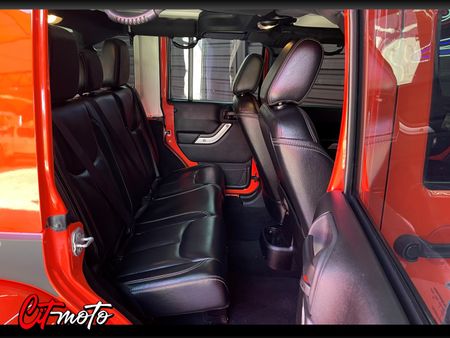 2015-Jeep-Wrangler-Unlimited-28-CRD-Sahara-Auto_9