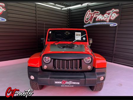 2015-Jeep-Wrangler-Unlimited-28-CRD-Sahara-Auto_2
