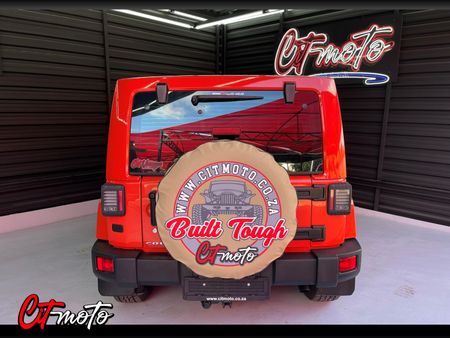 2015-Jeep-Wrangler-Unlimited-28-CRD-Sahara-Auto_5