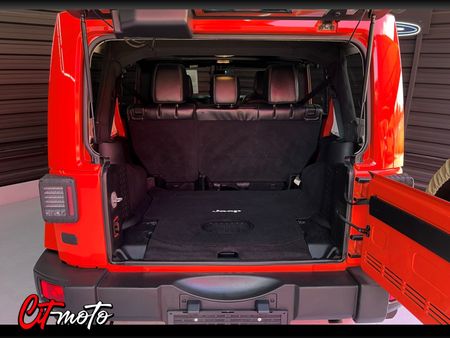 2015-Jeep-Wrangler-Unlimited-28-CRD-Sahara-Auto_8