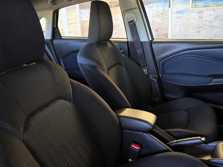2025-Toyota-Starlet-15-XS-Auto_10