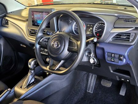 2025-Toyota-Starlet-15-XS-Auto_11