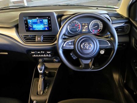 2025-Toyota-Starlet-15-XS-Auto_11
