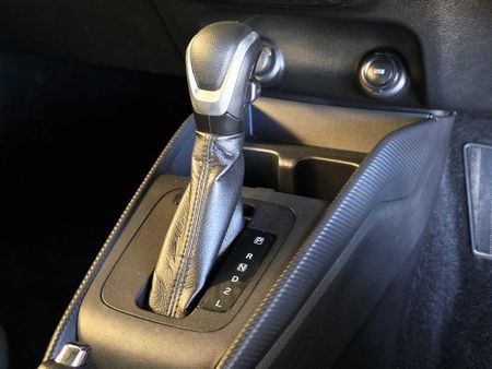 2025-Toyota-Starlet-15-XS-Auto_18