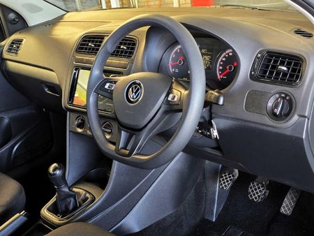 2025-Volkswagen-Polo-Vivo-14_12