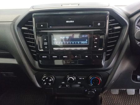 2022-Isuzu-D-Max-19-DDI-HR-L-4x4-Single-Cab_15