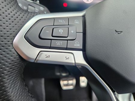 2026-Volkswagen-Tiguan-20TDI-R-Line-4Motion_14