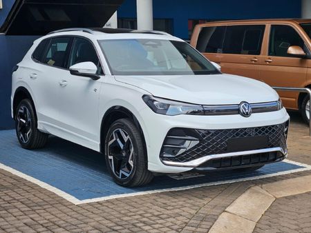 2026-Volkswagen-Tiguan-20TDI-R-Line-4Motion_3