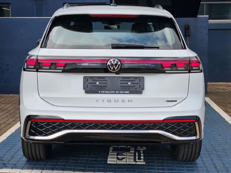 2026-Volkswagen-Tiguan-20TDI-R-Line-4Motion_5