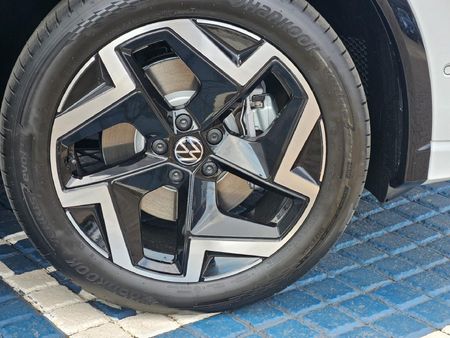 2026-Volkswagen-Tiguan-20TDI-R-Line-4Motion_7
