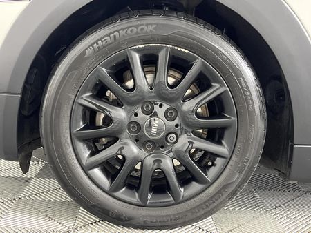 2019-MINI-Hatch-Cooper-Auto_3