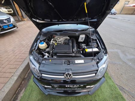 2014-Volkswagen-Polo-12-TSI-Highline-Auto-81kW_10