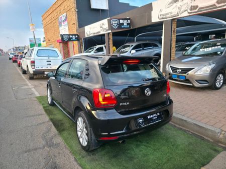 2014-Volkswagen-Polo-12-TSI-Highline-Auto-81kW_3