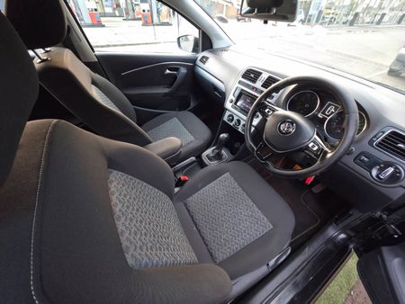 2014-Volkswagen-Polo-12-TSI-Highline-Auto-81kW_4