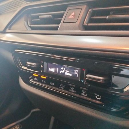 2026-Suzuki-Swift-12-GL-Auto_11