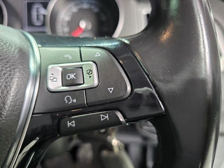 2016-Volkswagen-Golf-SV-20-TDI-Comfortline_15