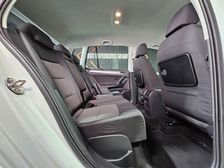 2016-Volkswagen-Golf-SV-20-TDI-Comfortline_20