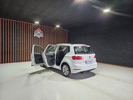 2016-Volkswagen-Golf-SV-20-TDI-Comfortline_22