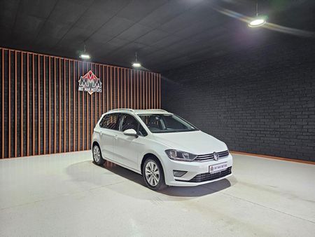 2016-Volkswagen-Golf-SV-20-TDI-Comfortline_2